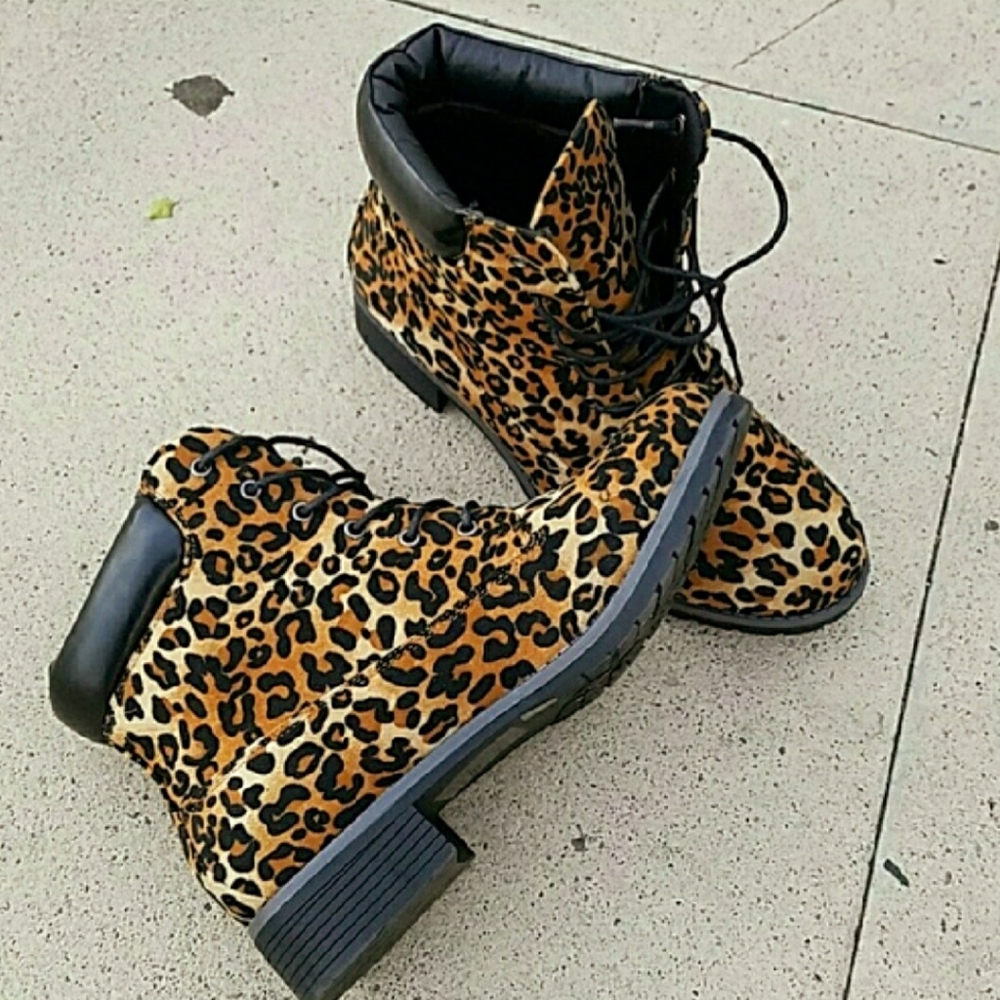 𝙇𝙖𝙨𝙩 6, 6.5 & 7 🖤Leopard Print Combat Boot